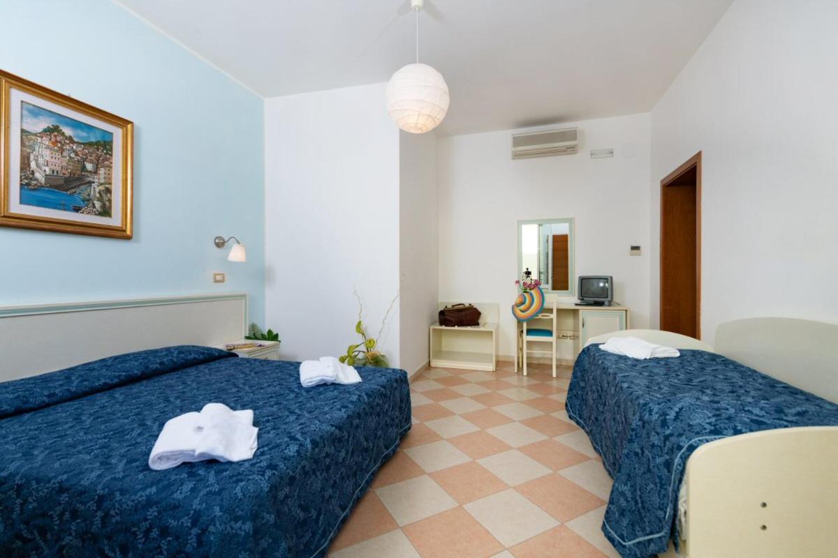 Hotel Bruna Martinsicuro Εξωτερικό φωτογραφία