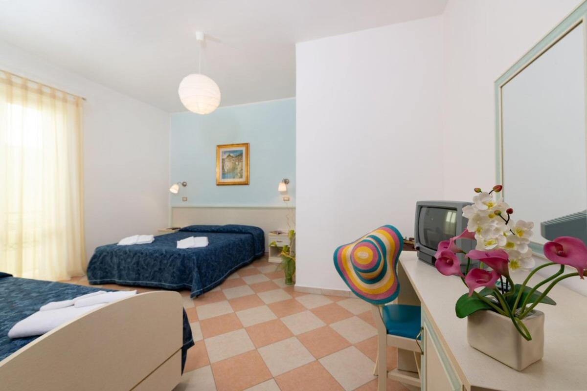 Hotel Bruna Martinsicuro Εξωτερικό φωτογραφία